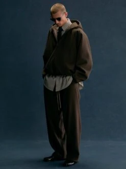 Essentials Brushed Relaxed Pant -Fearless Fashion House 39 Essentials HO24 Look 35 0062 V1 3 4crop